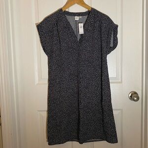 NWT Women’s Gap V-Neck Dress size S in Black and White Dots
